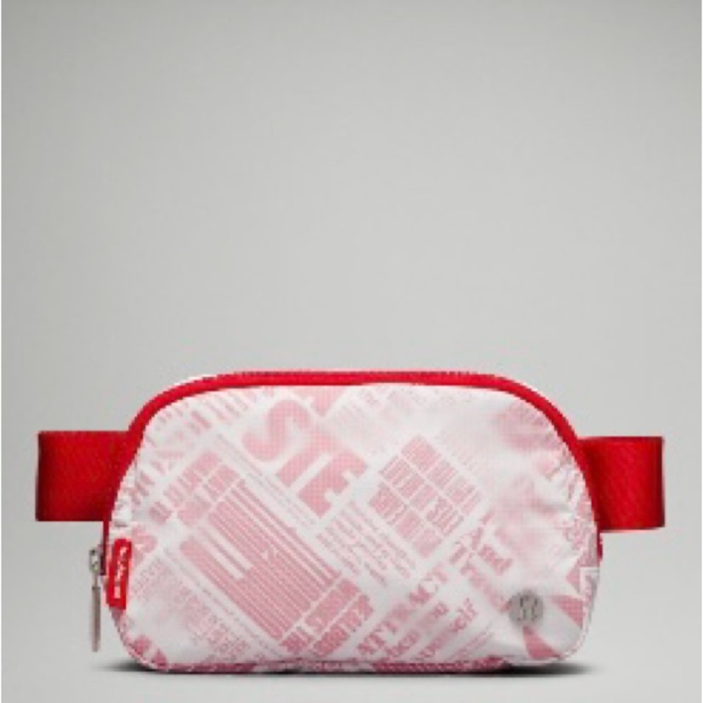 FIRM PRICE ❤️LULULEMON EVERYWHERE BAG 1L